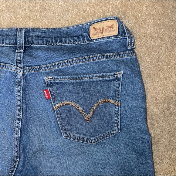 Levi’s blue Jeans boot cut style size 30 - Picture 4 of 4